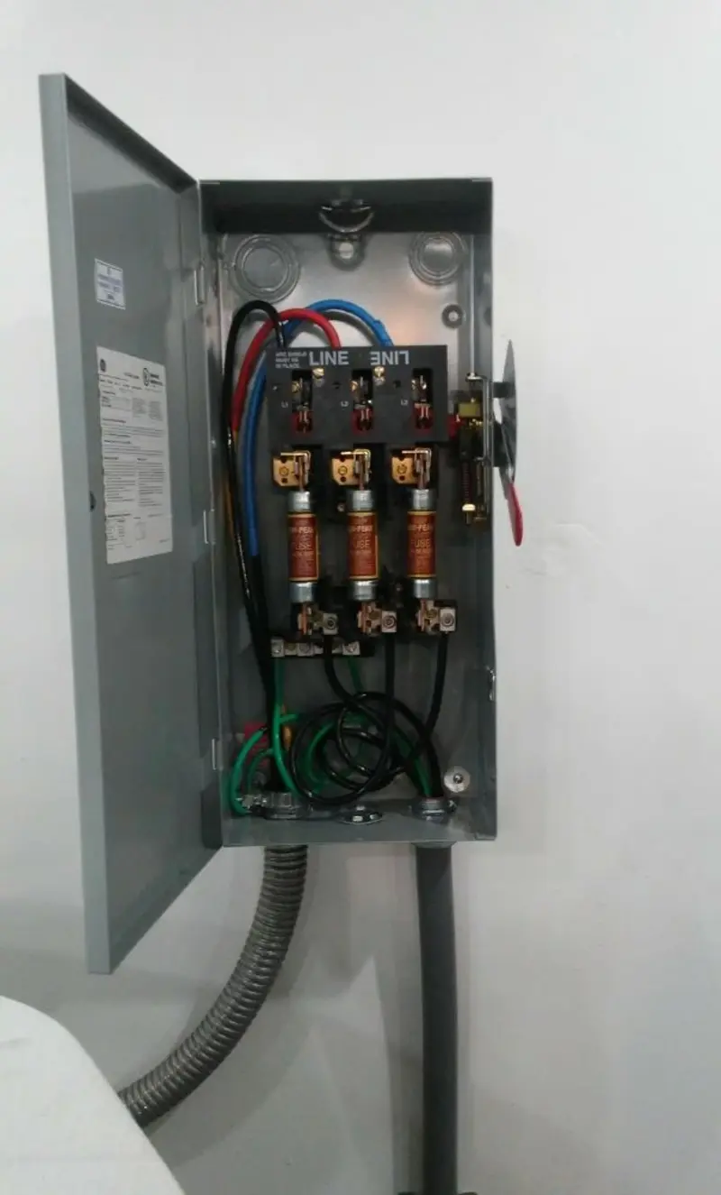 Three-phase disconnect switch installed for Smoke Detector Installation in Linwood